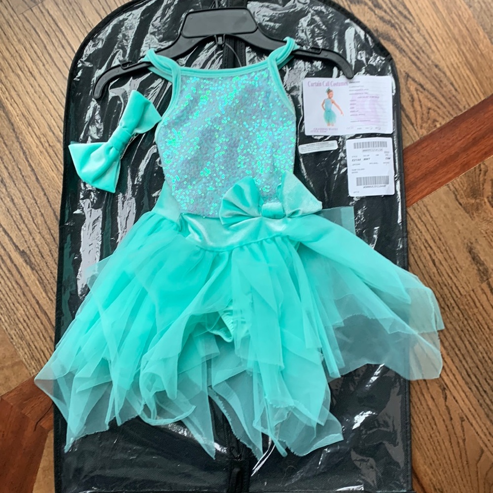 Dance costume - Picture 2 of 5
